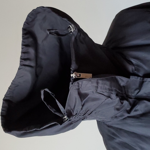 Fashionable light rain Jacket - Picture 2 of 5